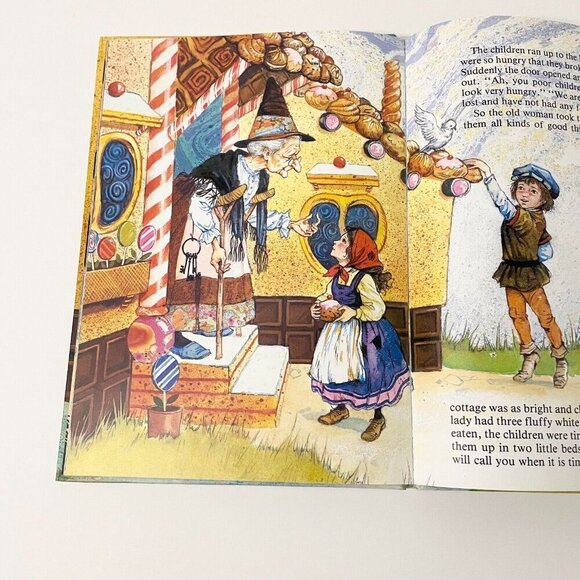 Hansel and Gretel Hardcover Illustrated by John Patience Printed in Hungary - Picture 12 of 15